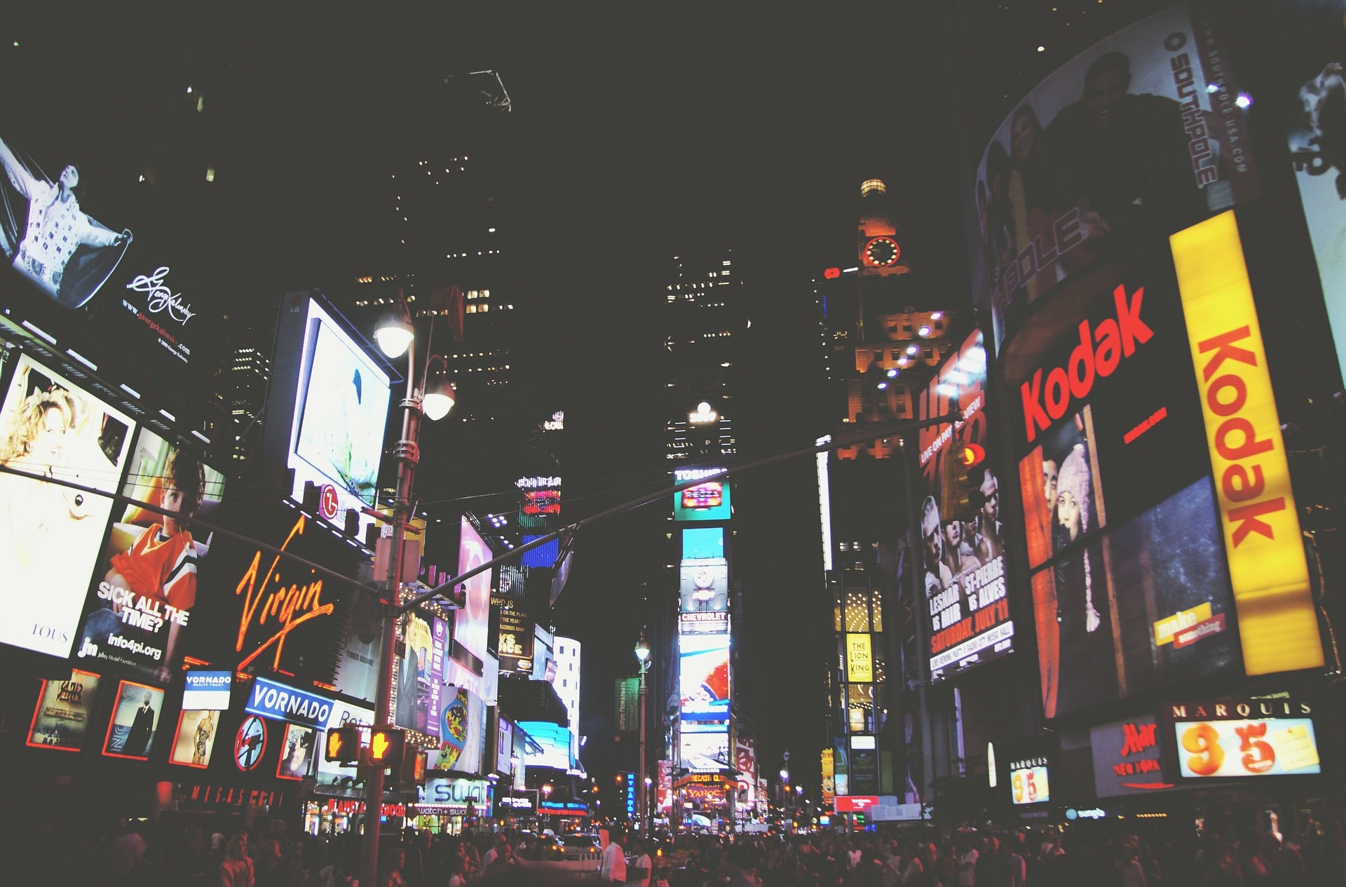 Times Square Iklan